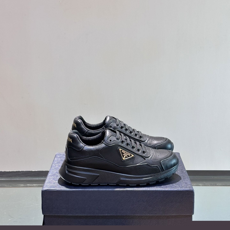 Pra*a casual shoes